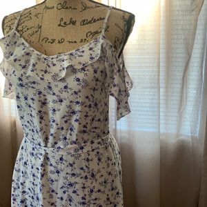 Forever 21 floral maxi dress in Size Small